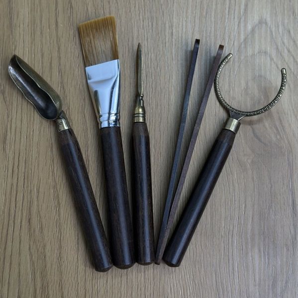 Набір інструментів для чайної церемонії Янь 5 предметів в дерев'яному стакані ручної роботи, Китай id_8745 фото